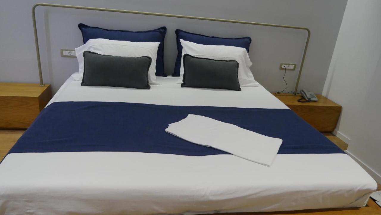 H&M Hotel Vlorë Buitenkant foto