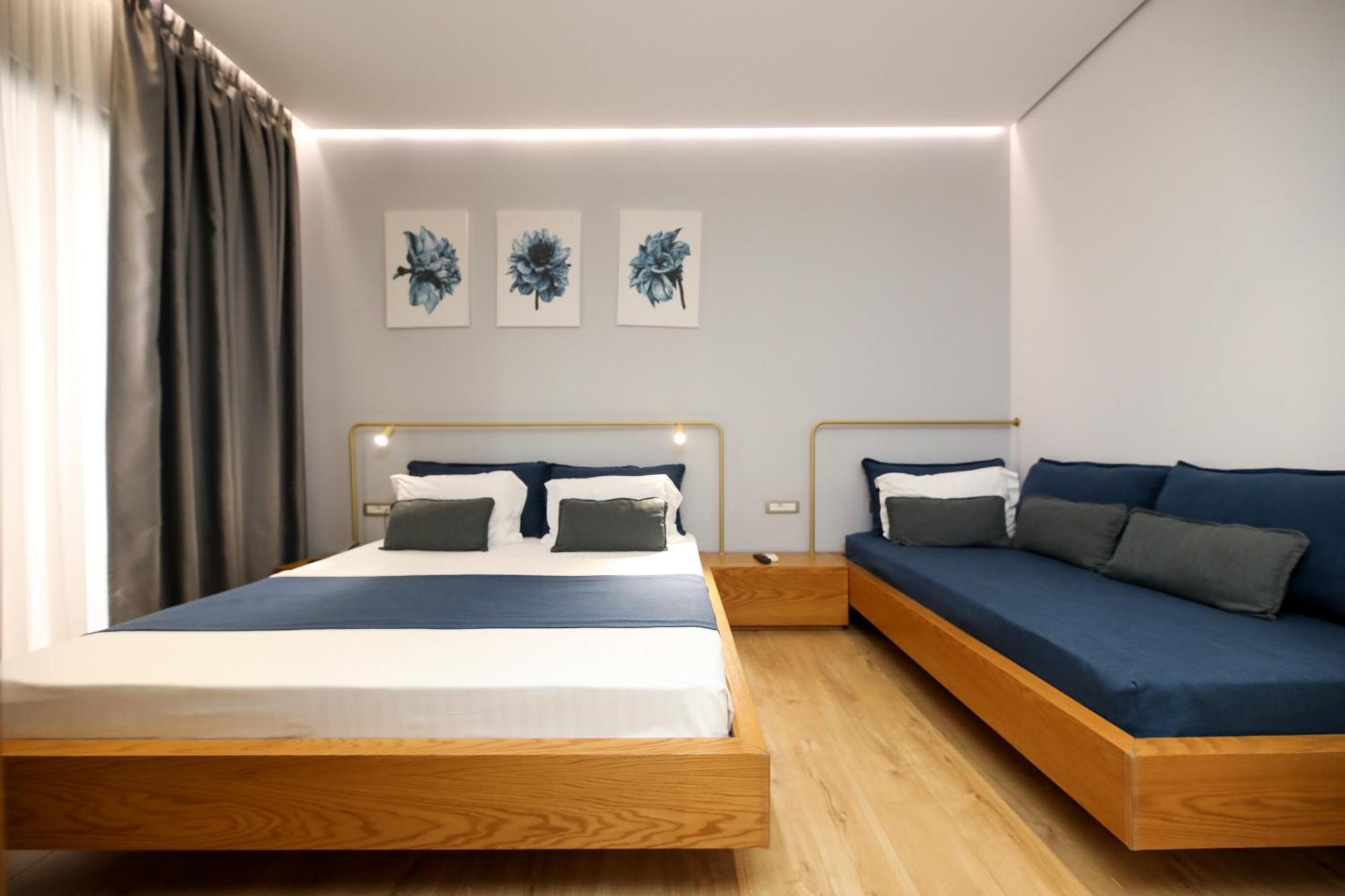 H&M Hotel Vlorë Buitenkant foto