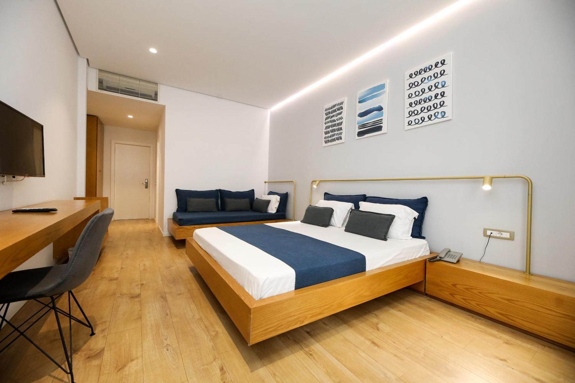 H&M Hotel Vlorë Buitenkant foto