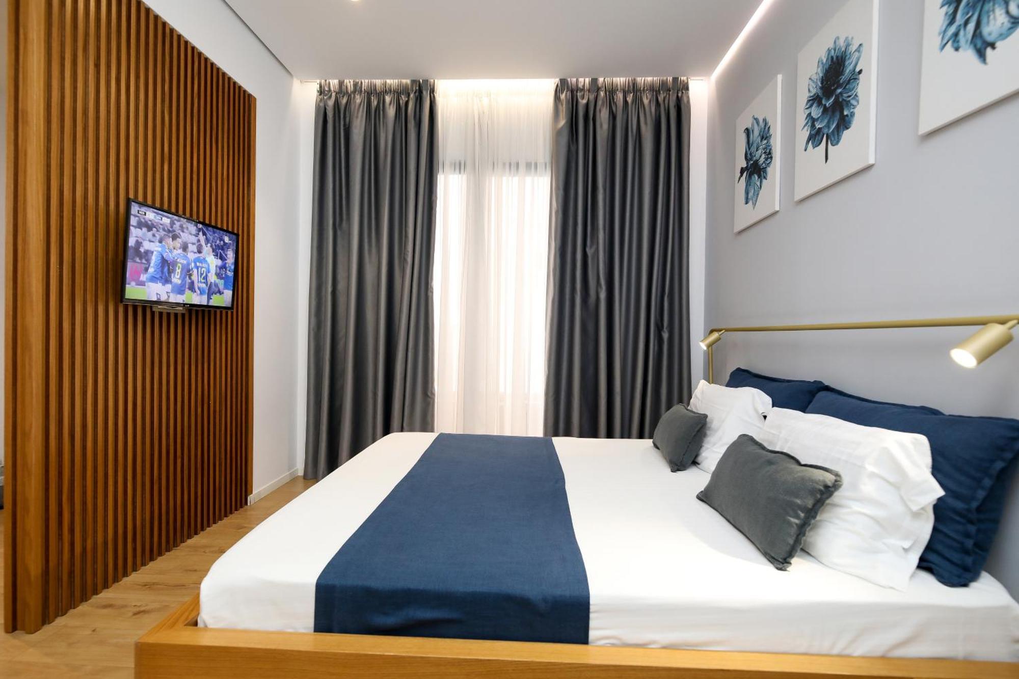 H&M Hotel Vlorë Buitenkant foto