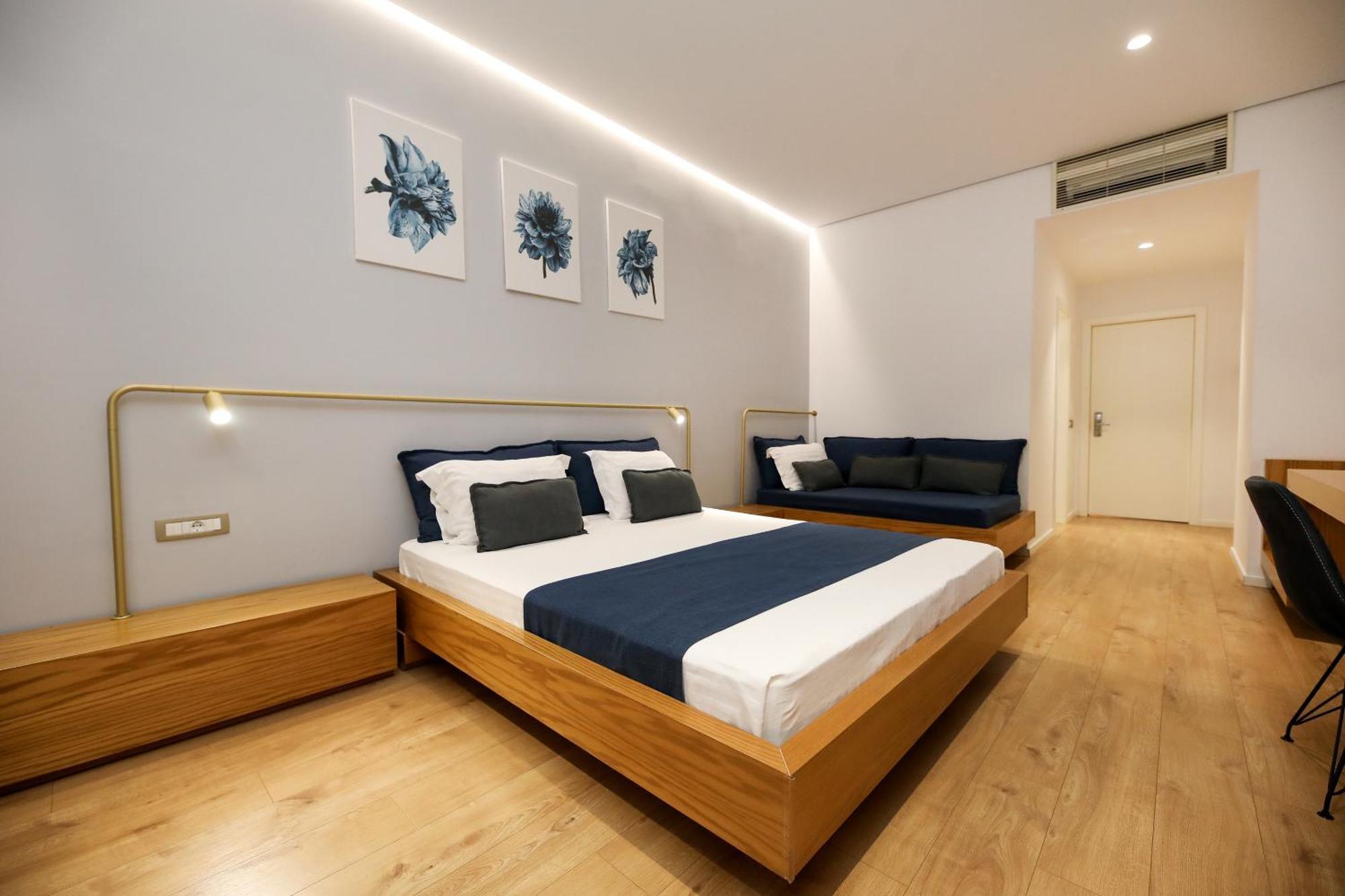 H&M Hotel Vlorë Buitenkant foto