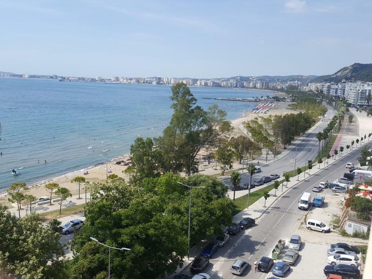 H&M Hotel Vlorë Buitenkant foto
