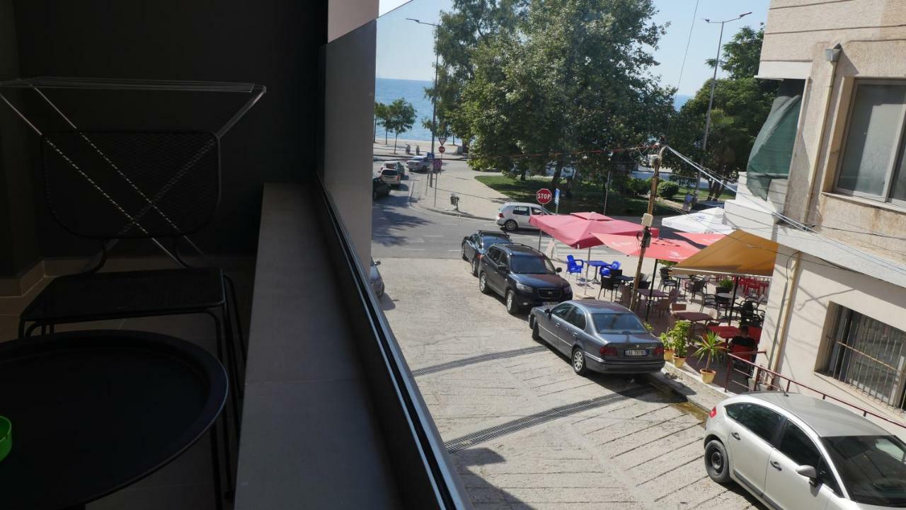 H&M Hotel Vlorë Buitenkant foto